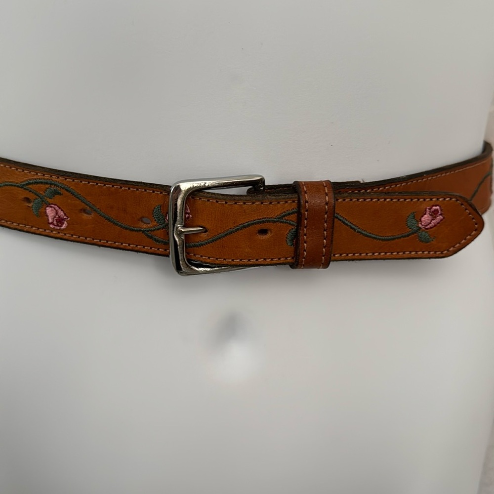 LUPPI WOMEN’S LEATHER BELT SZ: 32